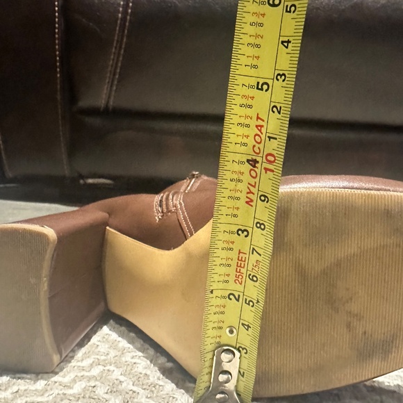 Steve Madden Brown Leather Ankle Boots - Picture 11 of 12